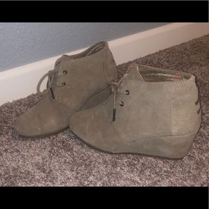 Toms Wedge Booties